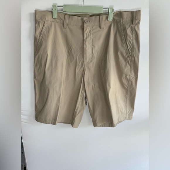 Eddie Bauer shorts • Men’s size 38 - Picture 1 of 6